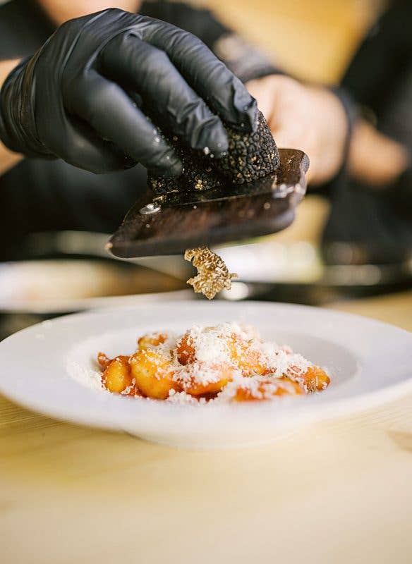 Callwey GmbH - Wholesale Sports & Recreation - The Art of Skiing. The Most Beautiful Slopes in the World (German)6