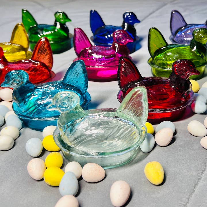 Kitchen One - Wholesale Decorative Plate/Dish/Bowl - Nesting Hen Bowl - LAVENDER | Hand Blown Glass