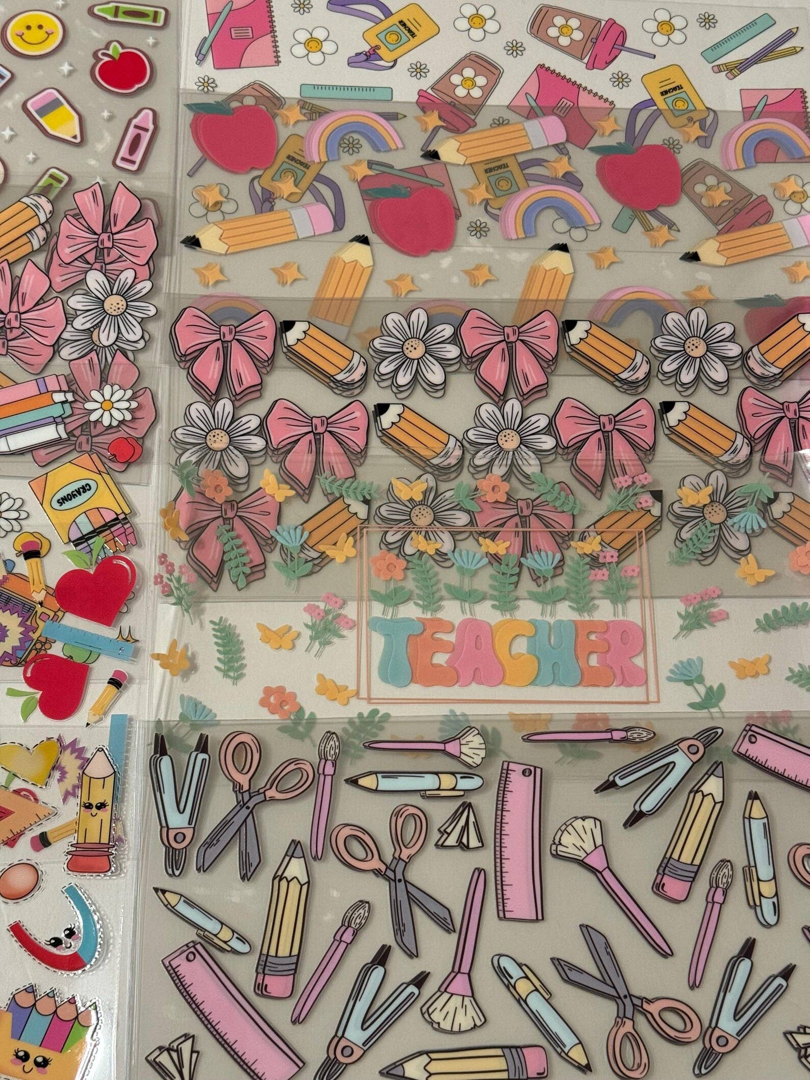 Crafty Treasures - Vendita all'ingrosso Adesivo - Confezione TEACHER da 5 o 10 pellicole UV DTF da 16 oz, vendita all'ingrosso2