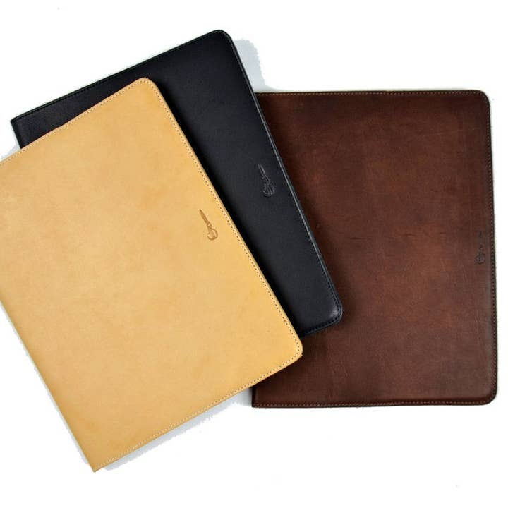 Housse de carnet de chimie en cuir : 'Ciseaux' pour la vente par Queen City Footwear