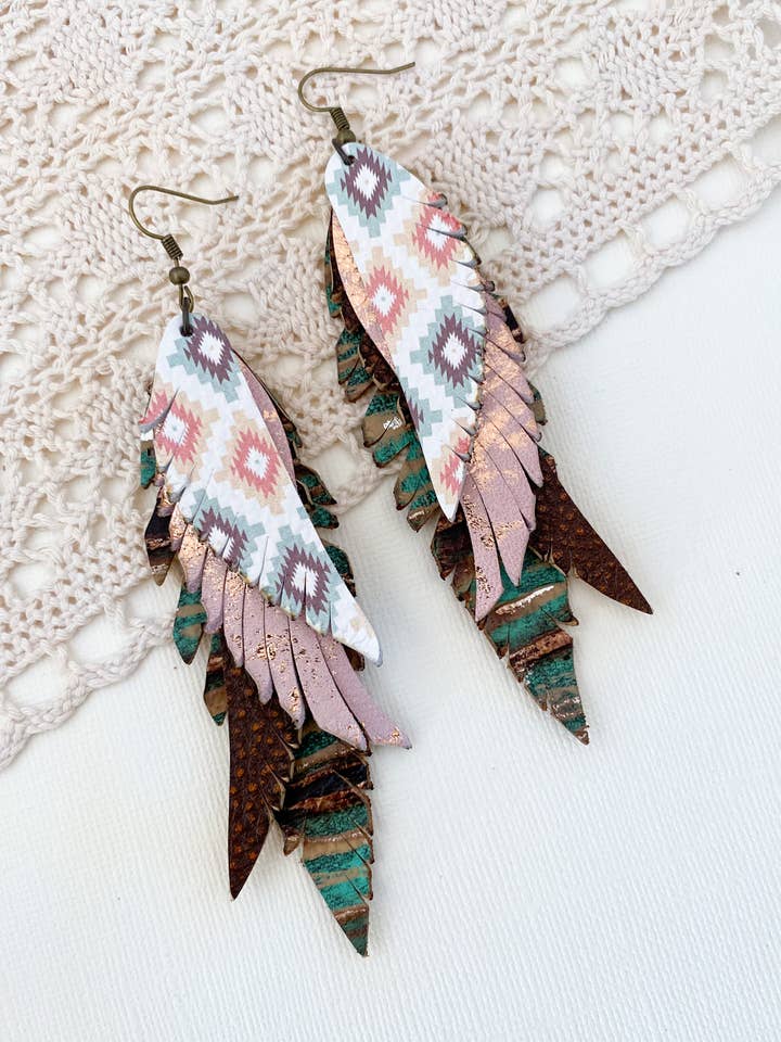 Blush penas do sudoeste por atacado de Anabelle+Oak