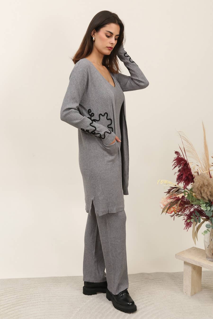 DIX-ONZE - Wholesale Lounge Set - Women's - 3-Piece Ribbed Knit Set – Elegant Comfort2