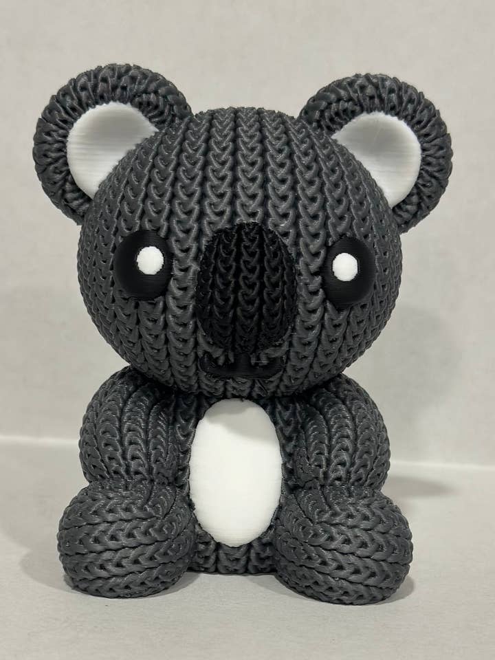 Koala-figur - 3D-printet strikket tekstur - boligindretning for engroshandel hos Upstate Design Decor