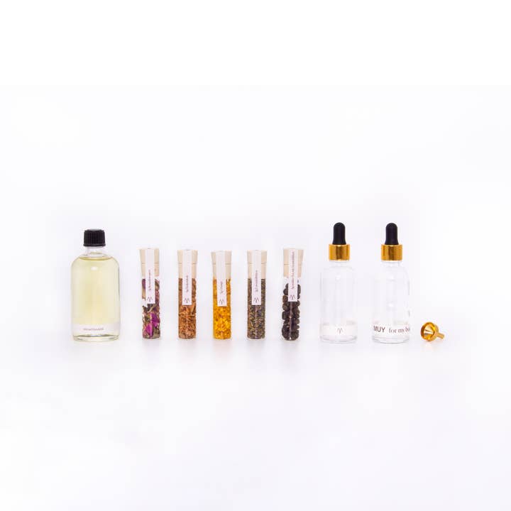 Craftly - Wholesale DIY Craft Kit - MAKE YOUR OWN BODY OIL KIT