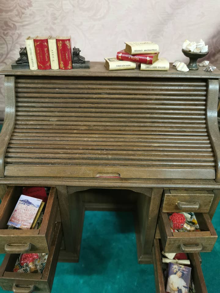 SKRIVEBORD I TRÆ for engroshandel hos MARAEL