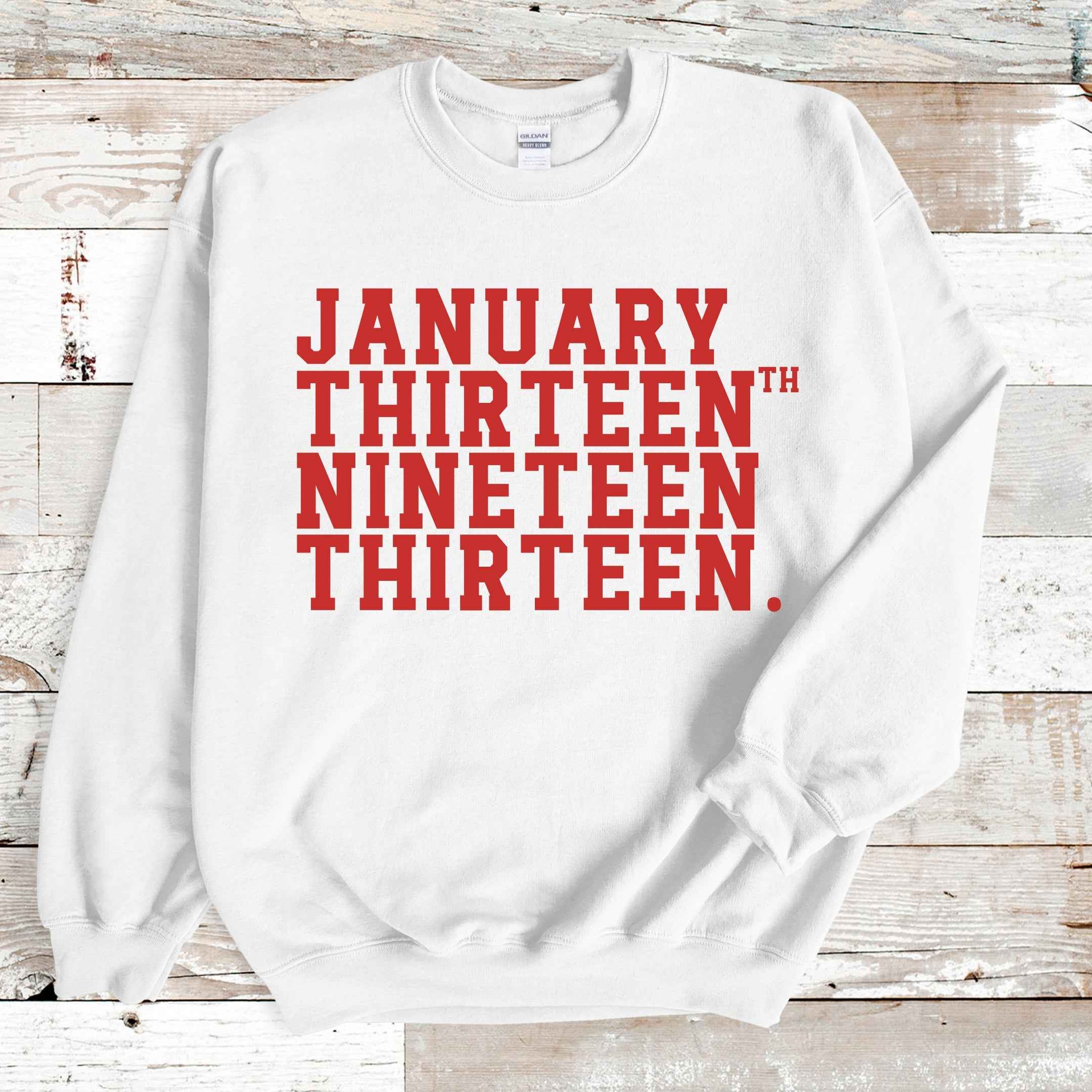 CoRo & Company – Camisola gráfica - Mulher por atacado – Camisola de Gola Redonda Vintage Janeiro Treze2