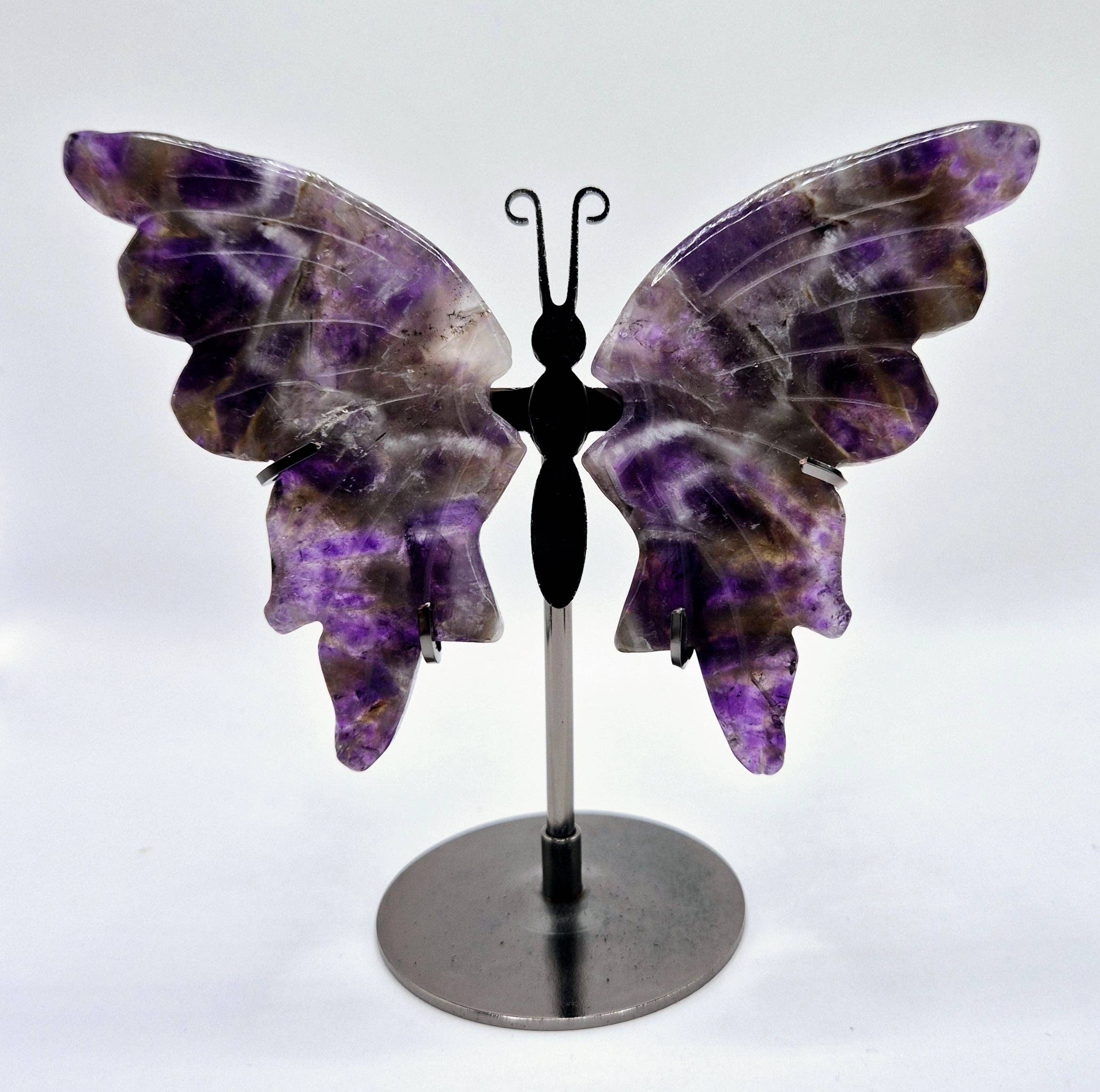 Moonlight Gemstones - Wholesale Spiritual Stone/Crystal - Droom Amethist Kristal Gravure met Metalen Standaard1