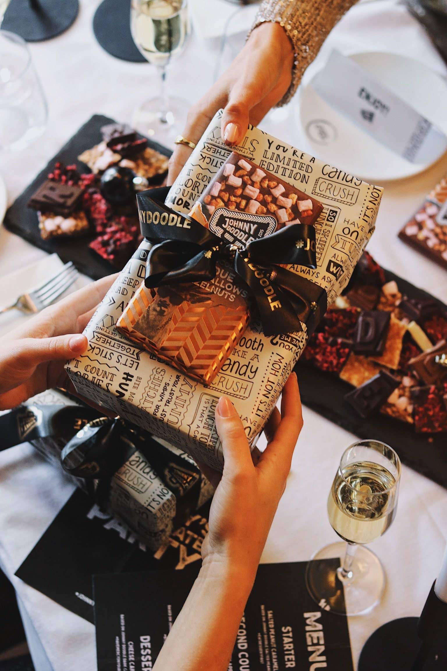 VS Food Online - Johnny Doodle - Vente Barre chocolatée - Barre de chocolat au lait fondue avec guimauves et noisettes - Johnny Doodle1