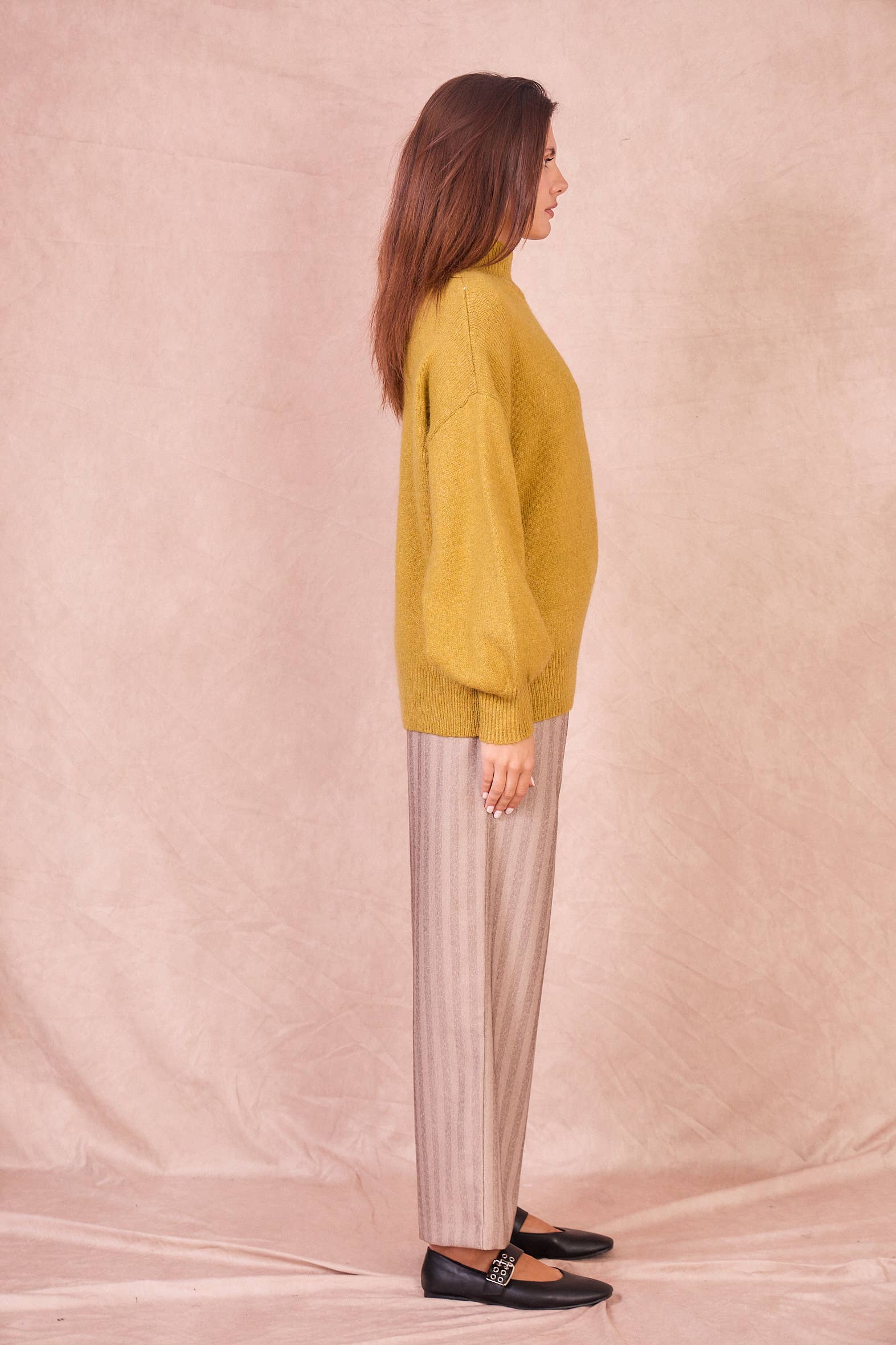 Calie Paris – wholesale Knitted jumper – Women′s – MANUELLA Sweater – Soft Balloon Sleeve Knit7