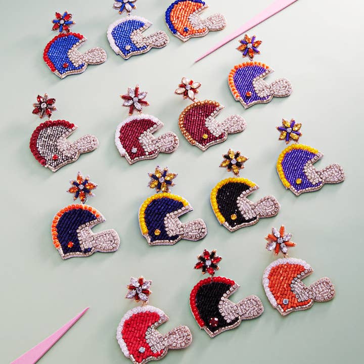 Pendientes de poste con cuentas de semillas en forma de casco de fútbol para el día del partido para venta al por mayor de Verita Lane