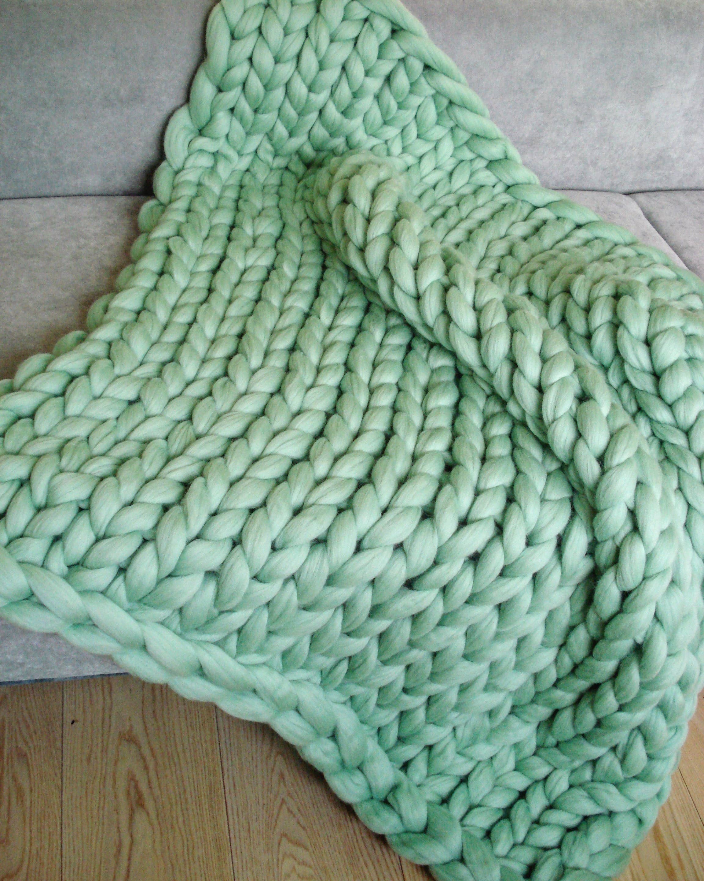 Chunky Wool Studio - Wholesale Throw Blanket - Chunky Knit Blanket  - 30 colors available25