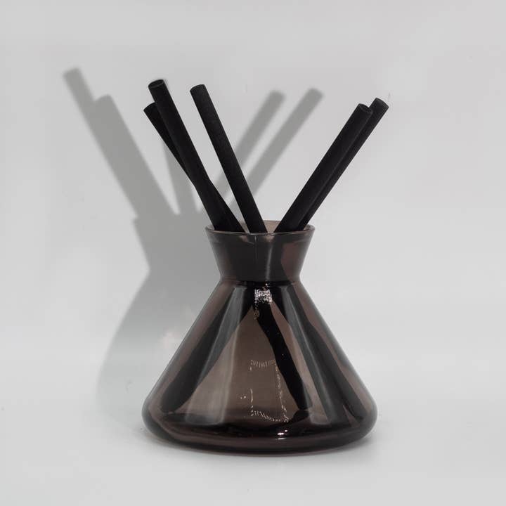 AW Artisan - Wholesale Oil warmer - 6x Reed Diffuser Bottle 250 ml without stopper - Black1
