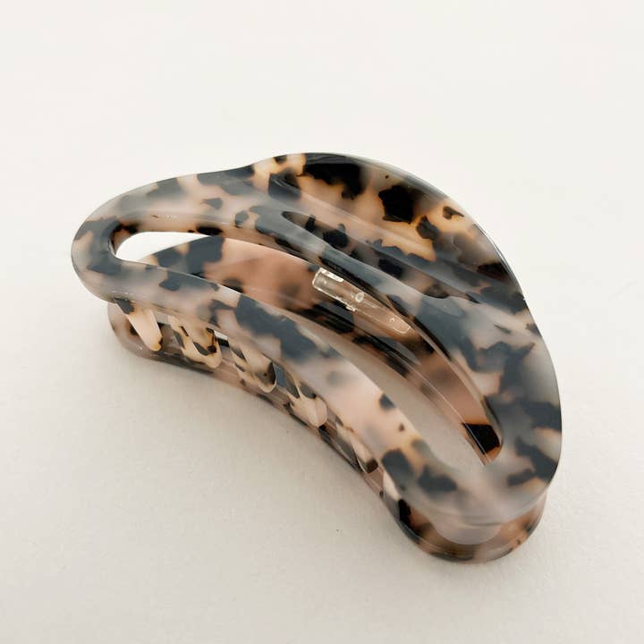 Angels Whisper Accessories - Wholesale Hair clip – Women’s - Oval Tort Hair Claw Clip (2col)1