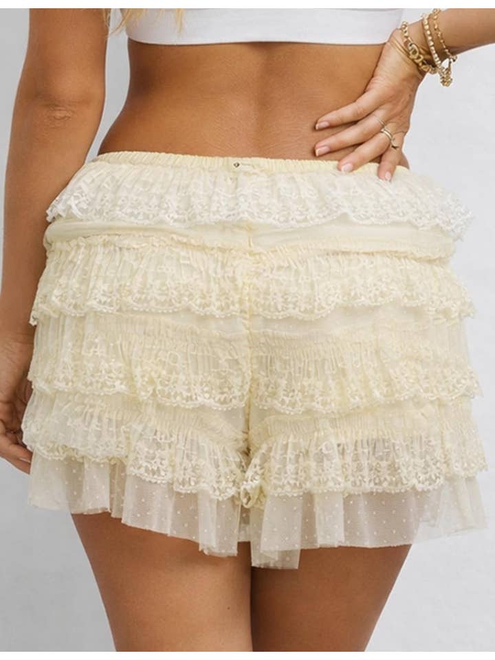 Sweetkama – Großhandel Shorts – Damen – Damen Shorts mit einfarbigem Spitzen-Mesh, gestuften Rüschen und Schleife.5