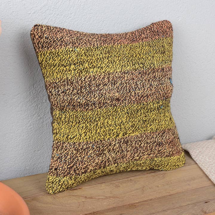 Cuscini da divano in kilim turco antico per la vendita all'ingrosso da parte di Kilim Pillow Decors