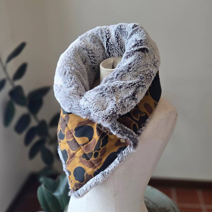 Grandma Skills - Wholesale Scarf - Women's - Faux Fur Snap Cowl-Vintage Camo1