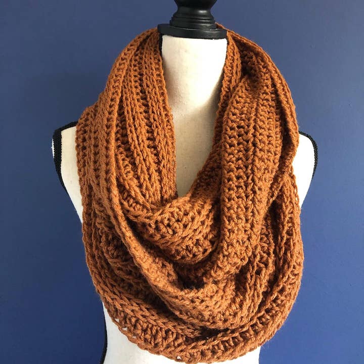 Willow And The Wolf Co - Wholesale Scarf - Women's - Chunky Knit Infinity Scarf for Women3