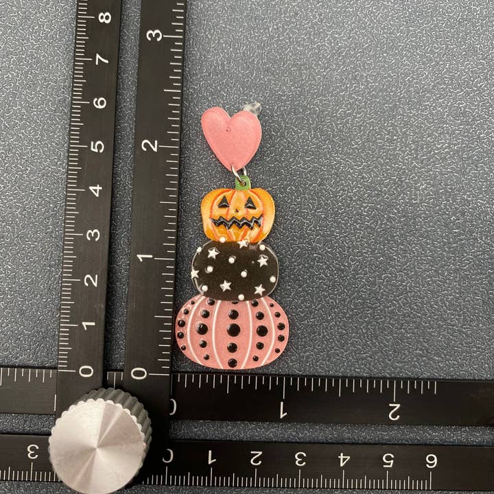 Mio Queena - Wholesale Dangle Earrings - Halloween Acrylic Pumpkin Pink Heart Post Earrings3