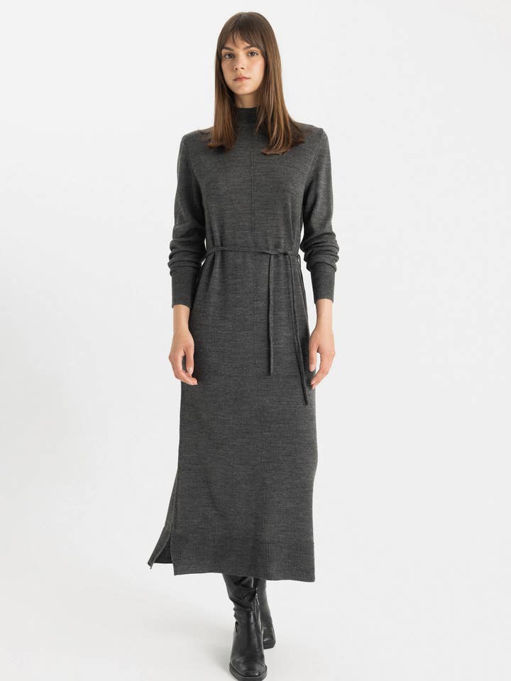 Regular Fit Half Turtleneck Langærmet Maxikjole for engroshandel hos Virtue Trade