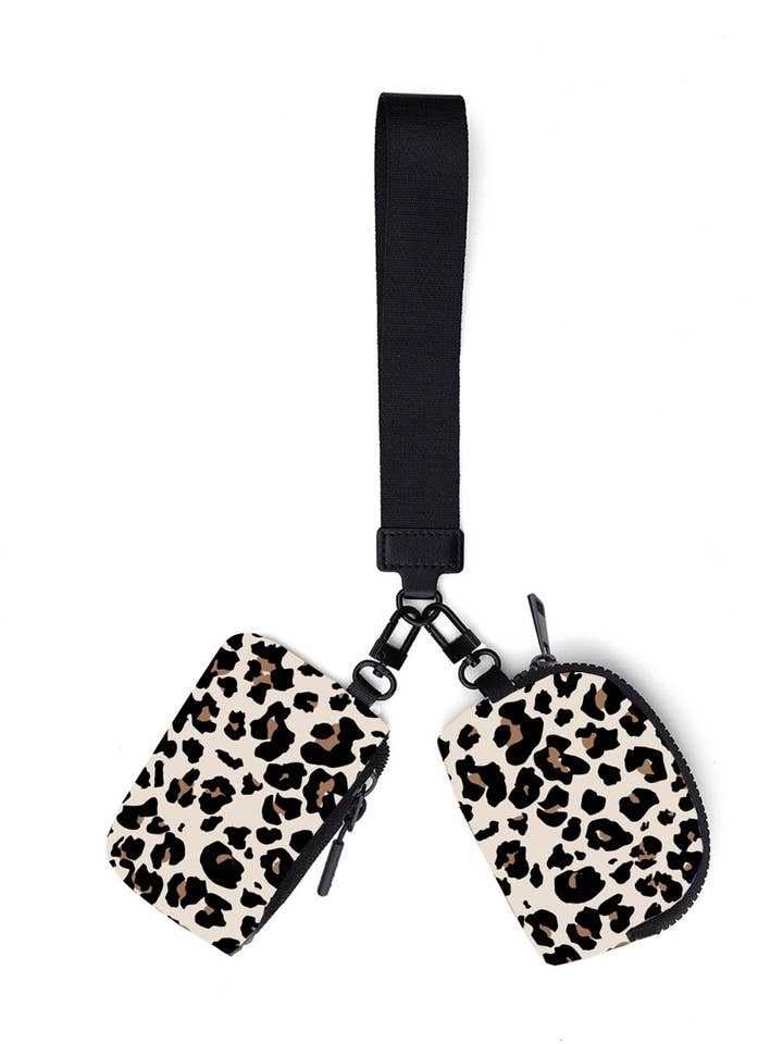 Leopard dobbeltpung håndledstaske for engroshandel hos The Front Porch Label