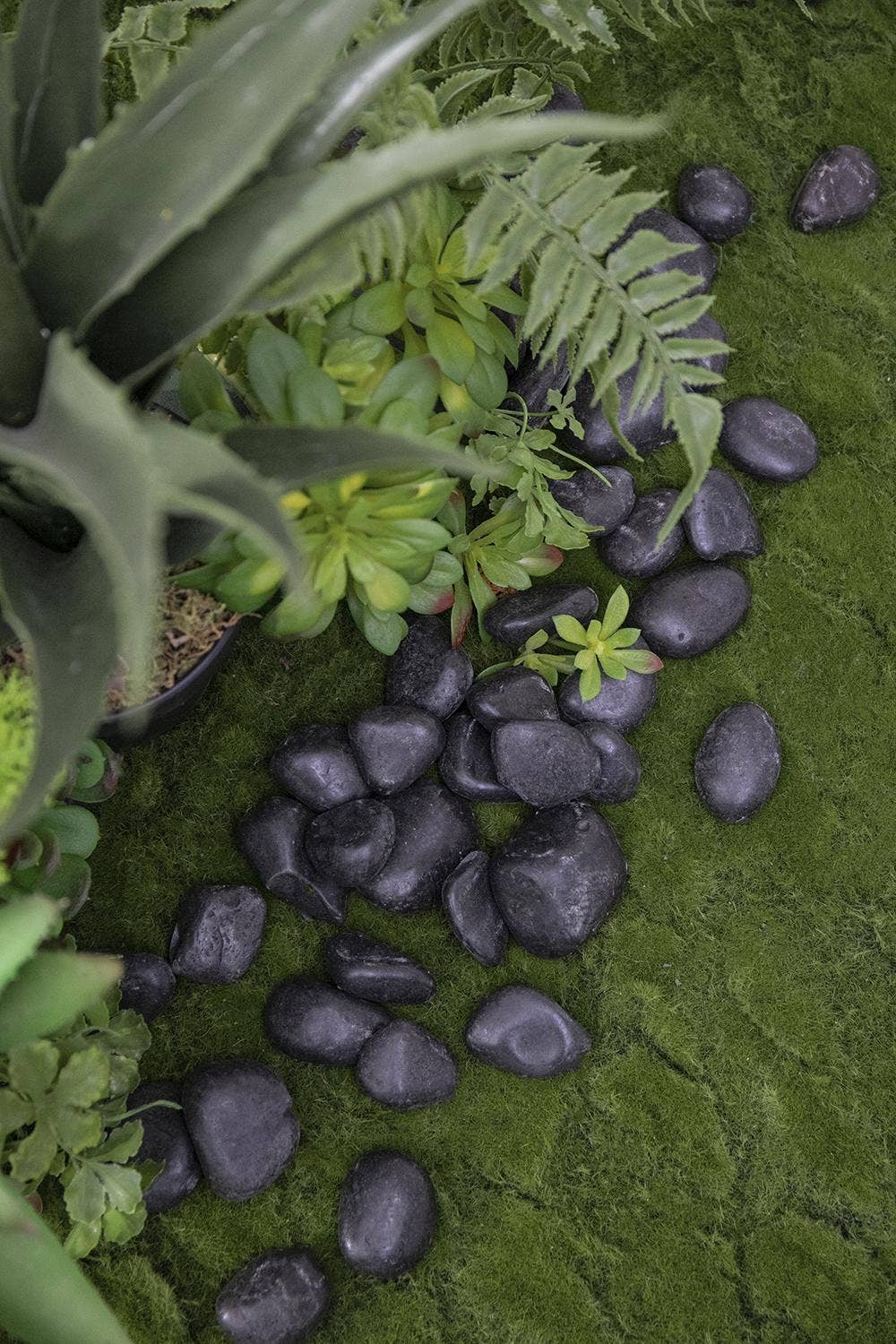 A&B Home Group Inc. - Wholesale Outdoor ornament/decor - 1.2-2inch Black Pebble Polished, 5lbs - Black3