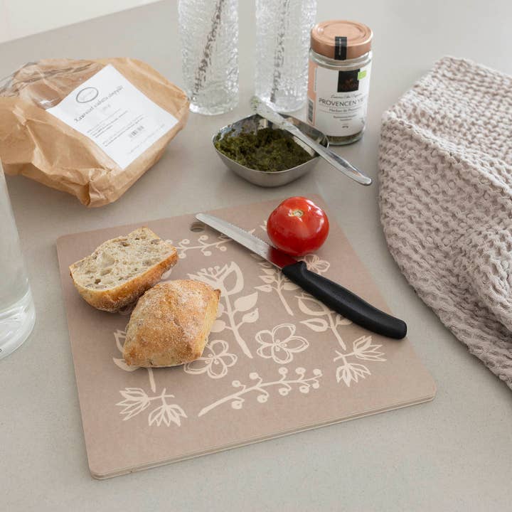 Planche à découper Magic Garden, claire pour la vente par Miiko