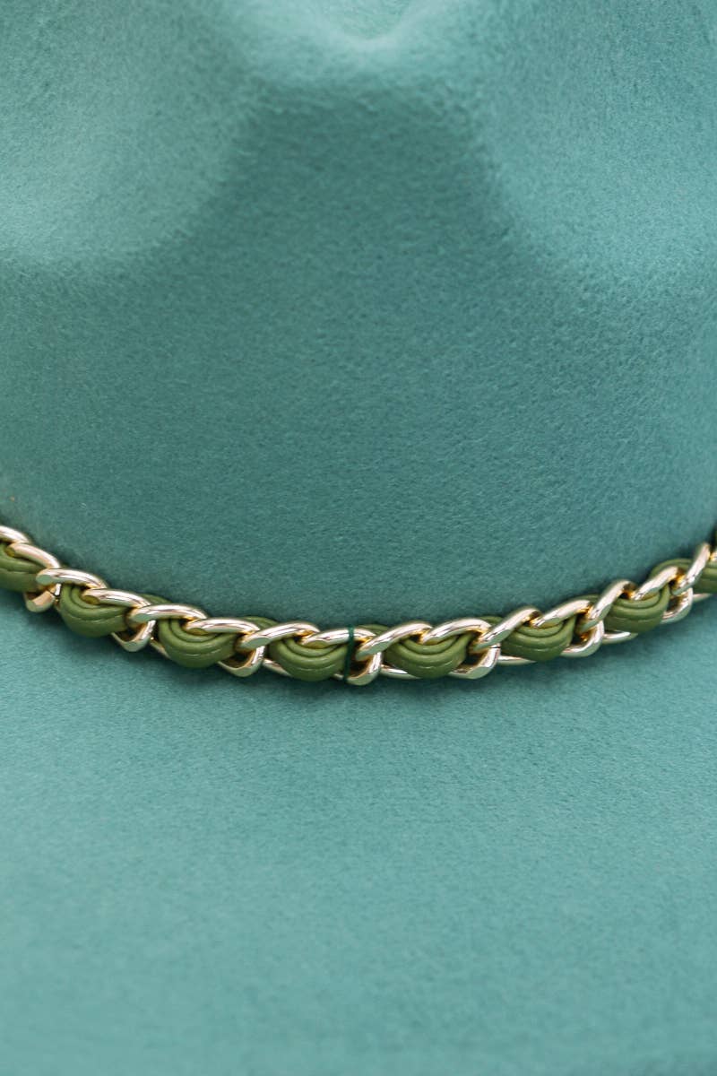 Cap Zone – Fedora - Mulher por atacado – Chapéu Rancher de Feltro com Aba Larga e Corrente Cubana Dourada em Couro Vegano8