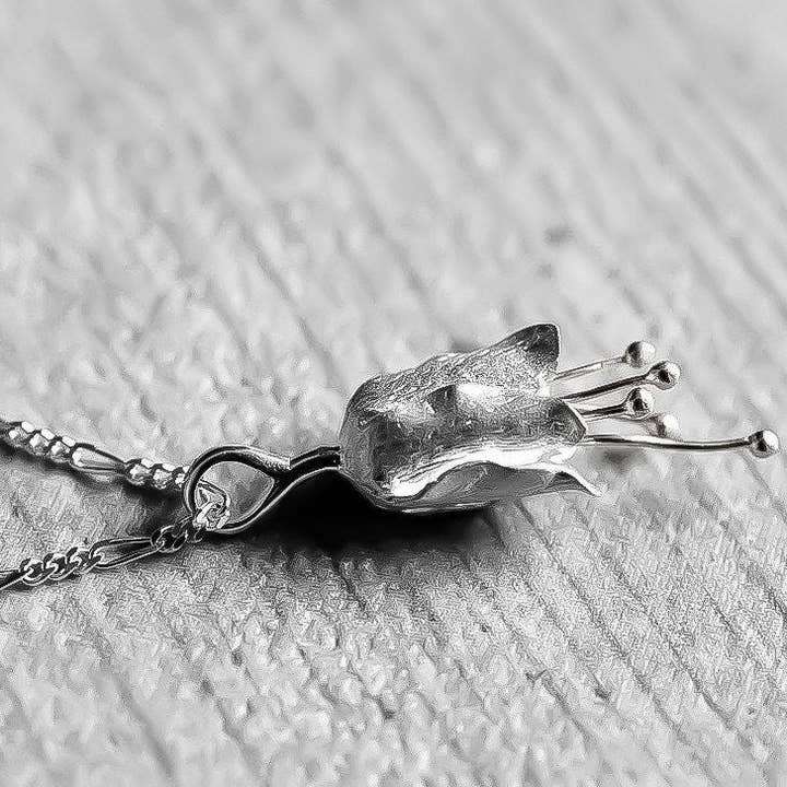 MadamLili – Großhandel Kette mit Anhänger/Charm – Glockenblume 3D Silber Kette - 925 Sterling Silber Blumen Maiglöckchen Pflanzen Halskette - K925-57