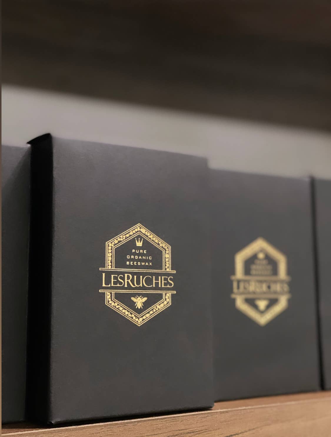 LesRuches Inc. - Wholesale Jar/Filled Candle - GARDENIA BEAUTÉ M2 EDITION MARBRÉ 32OZ4