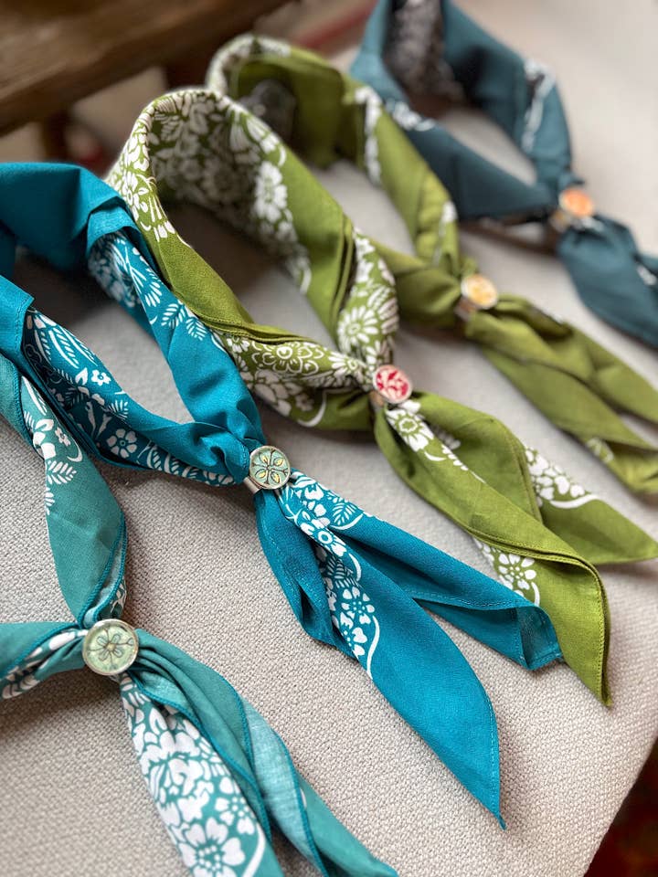 Bandana Slide, Silver Ring - botanicals, scarf accessory for wholesale by joeyfivecents