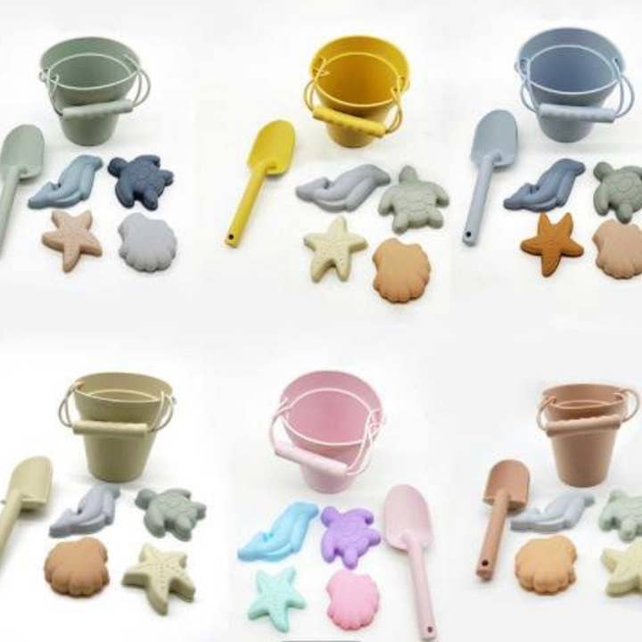 The Organized Mommy Co - Vente Jouet de plage/piscine - Enfant et bébé - Seaux de plage en silicone avec accessoires de sable0