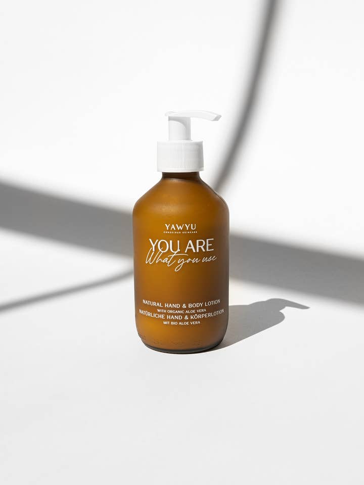 YAWYU NATURAL HÅND- & KROPSLOTION ØKOLOGISK ALOE VERA for engroshandel hos YAWYU | Conscious Skincare