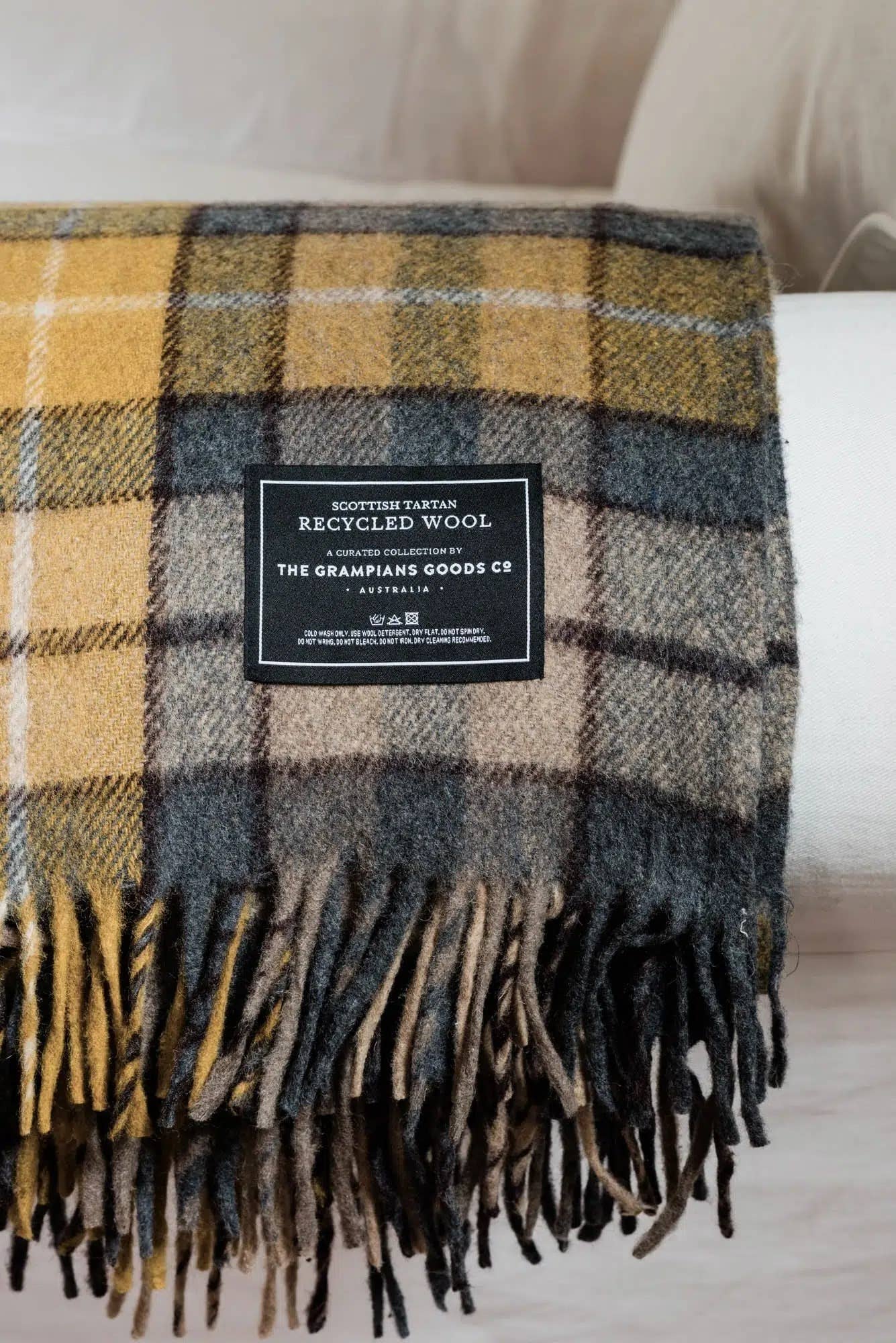 The Grampians Goods Co. - Vendita all'ingrosso Plaid - Coperta Heritage Tartan in lana riciclata32