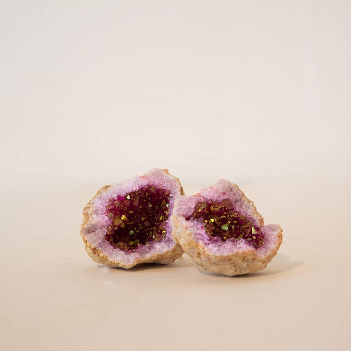 ANAS CRYSTALCARE BV - Wholesale Spiritual Stone/Crystal - Pink Quartz Crystal Geode