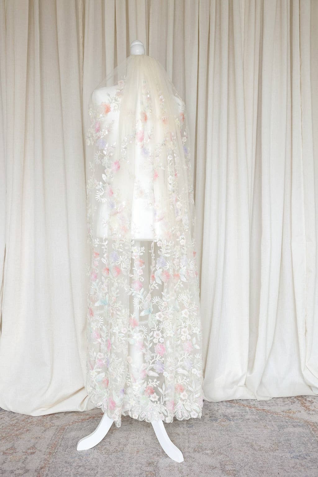 Petite Mariee Boutique - Wholesale Veil - Women's - Genevieve Floral Wedding Veil2