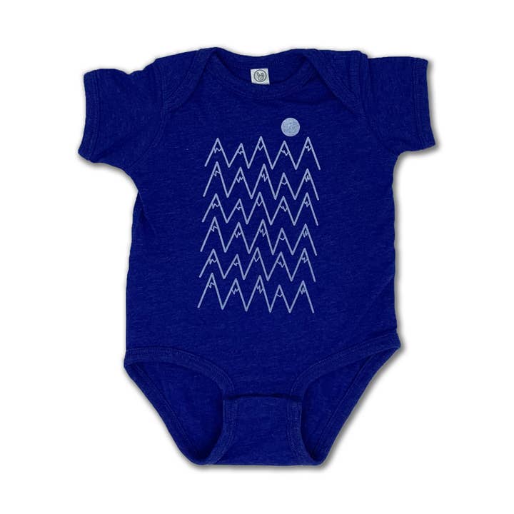 Elevate Baby Onesie - Kongeblå for engroshandel hos Ohana