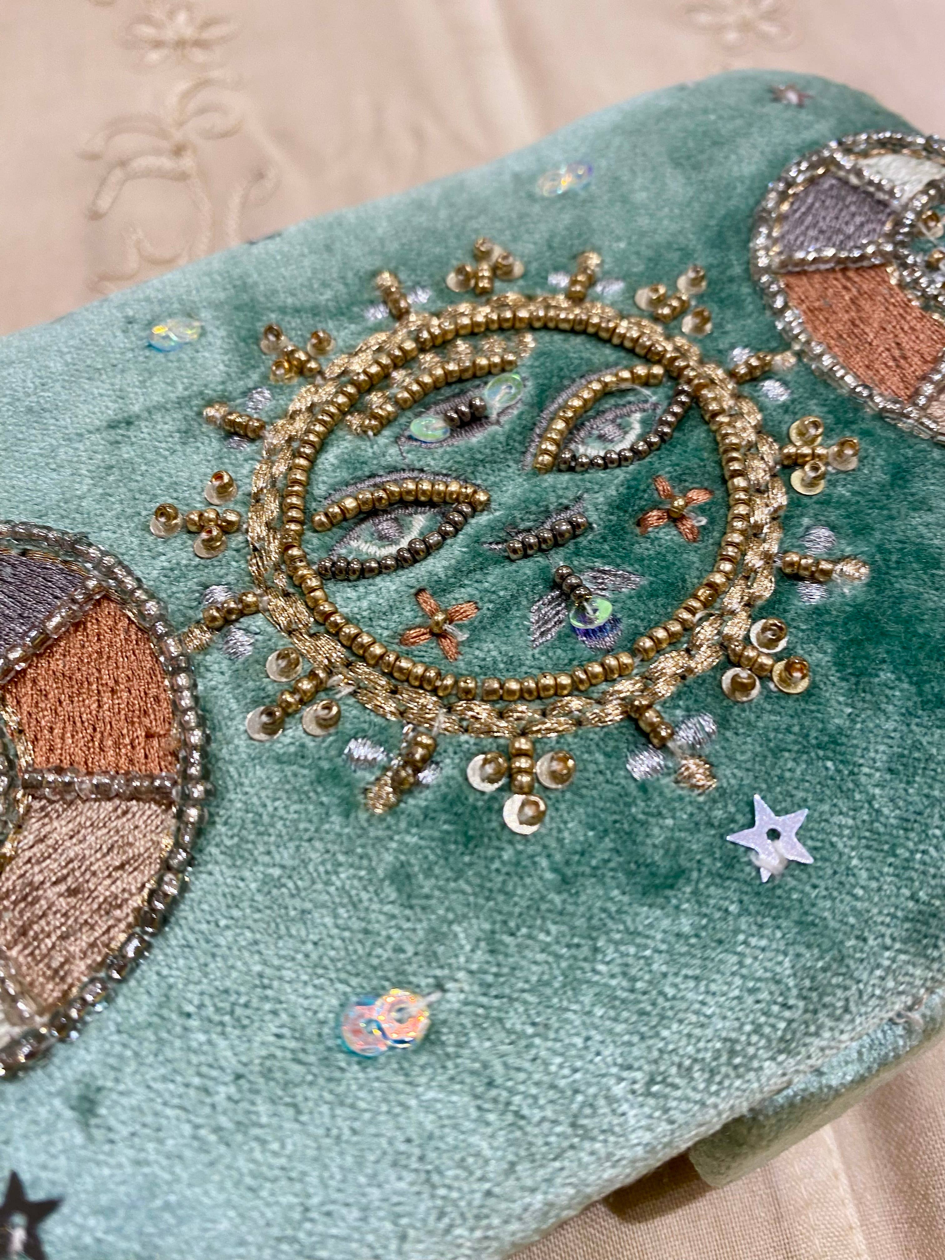 Temple of Treasure – wholesale Smyckeskrin och organisatörer – Sol Måne Ljusblå Sammet smyckeskrin3