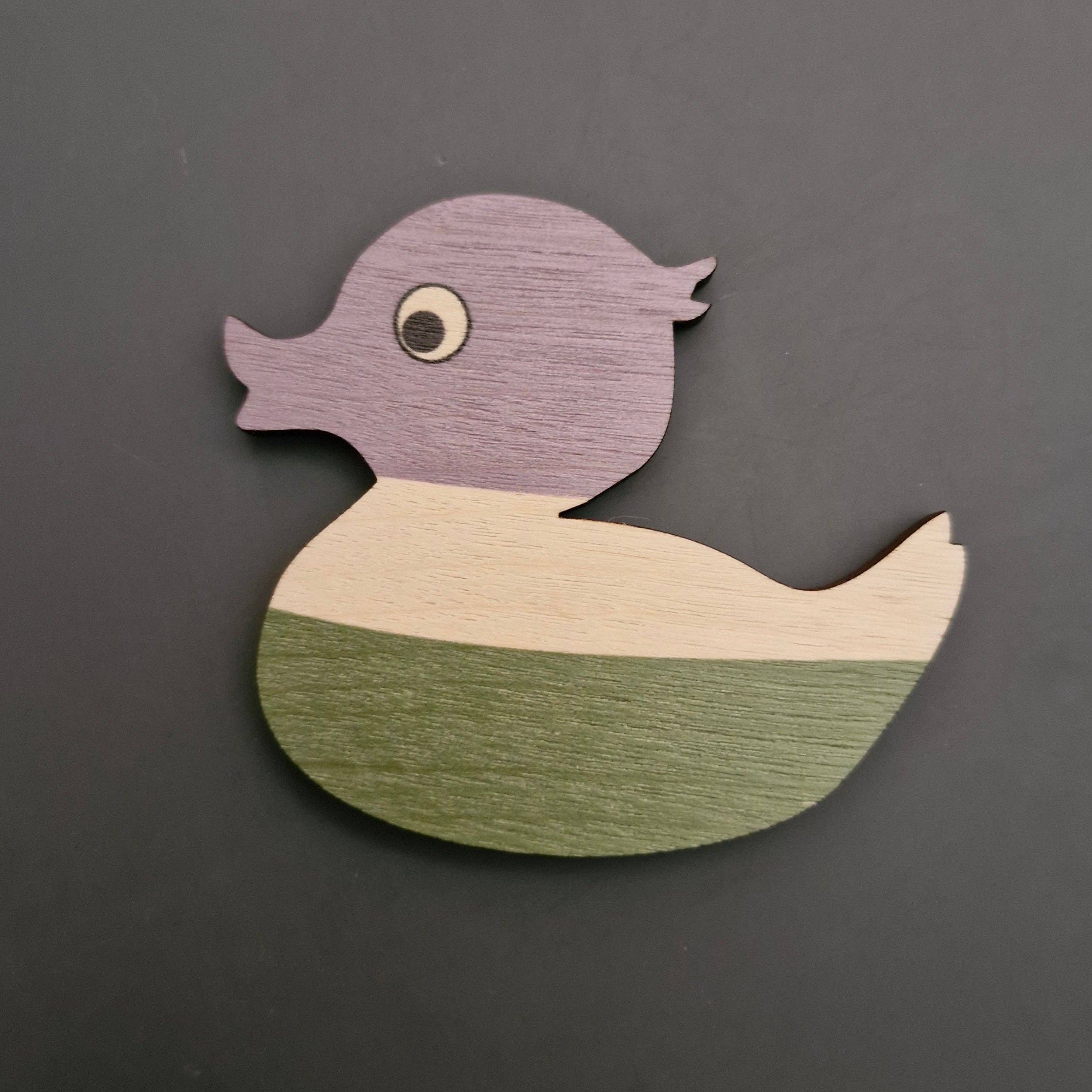 Dukki Gifts – wholesale Magnet – Pride flag duck shaped LGBTQIA+ wooden fridge magnets8