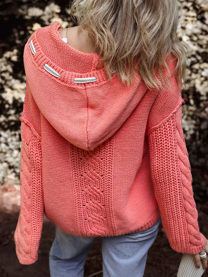Koralle Kapuzenpullover mit Zopfmuster und Kordelzug für den Großhandel auf Faire1