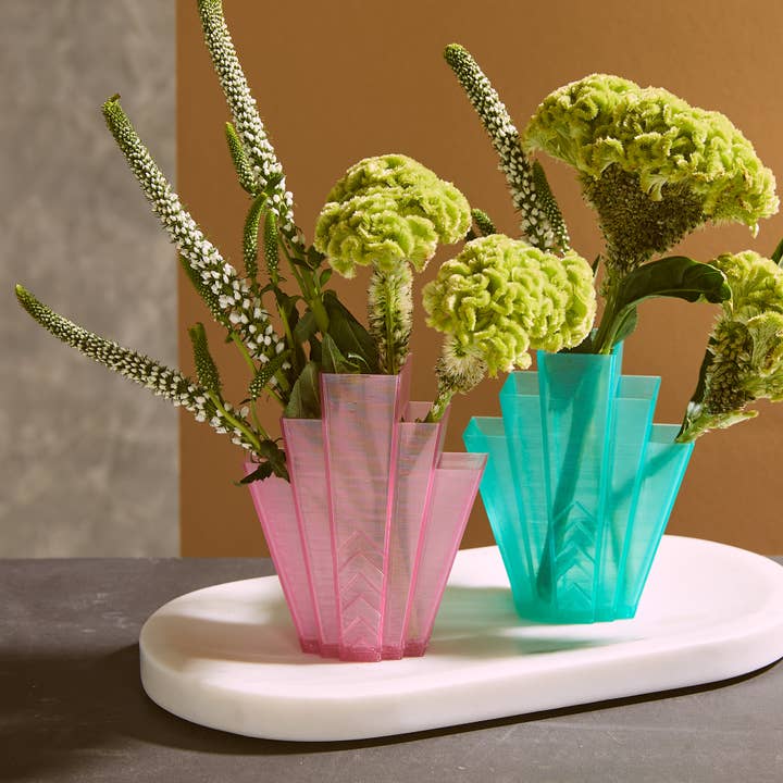 Vase style Art déco en plastique bio-recyclé pour la vente par Revival Homewares