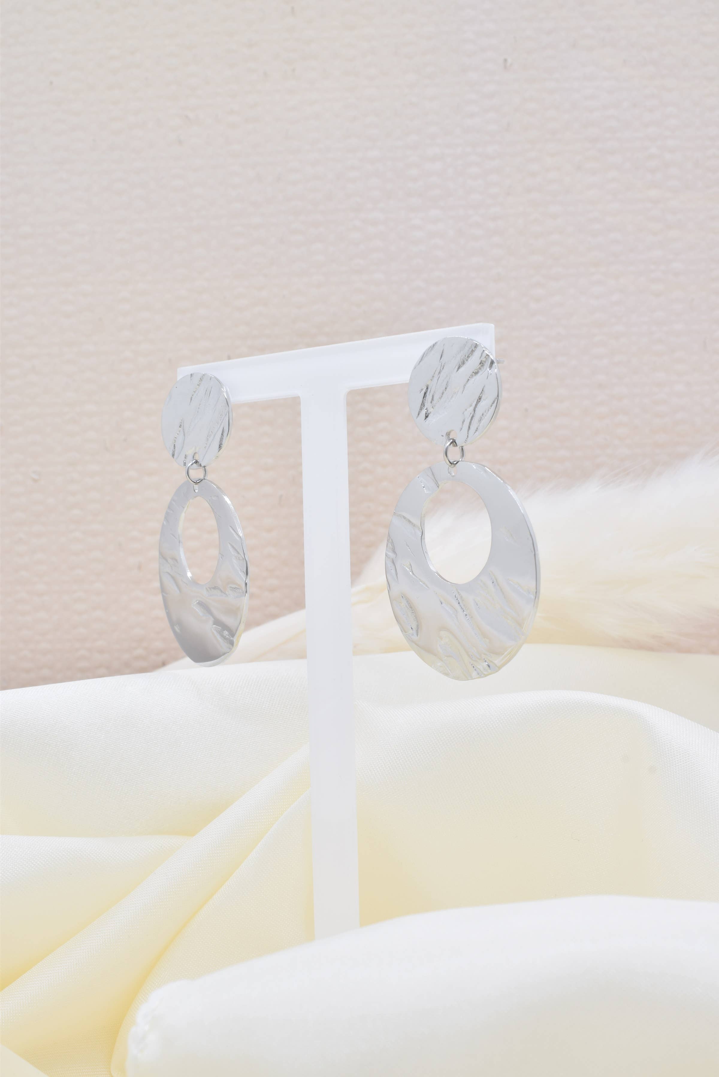 Kapyco – Engroshandel Hængeøreringe og creoløreringe – Øreringe med hamret effekt i guld eller rustfrit stål2