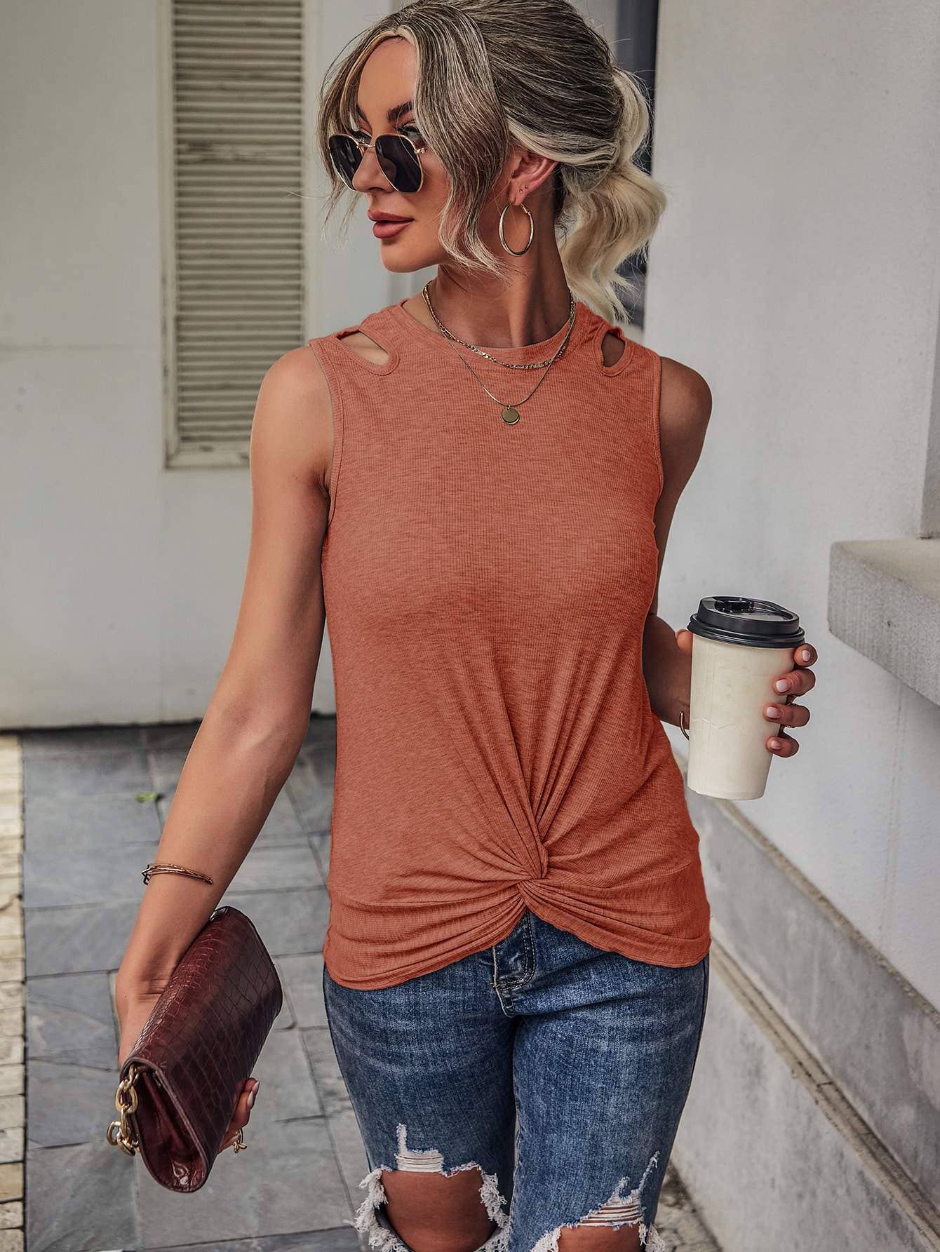 Queen Fashion – wholesale Linne (Tryckt) - Dam – skär ut twist fåll tank top7