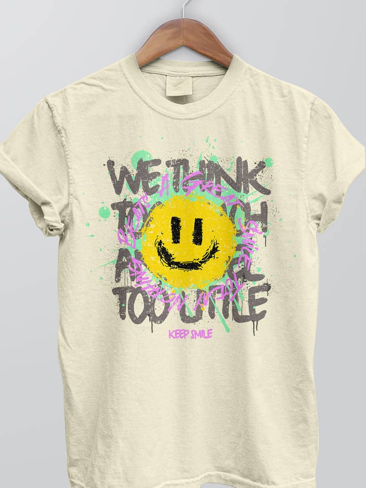 MOD-4 We Think Happy Face Vintage grafisk T-shirt for engroshandel hos NTITEES INC