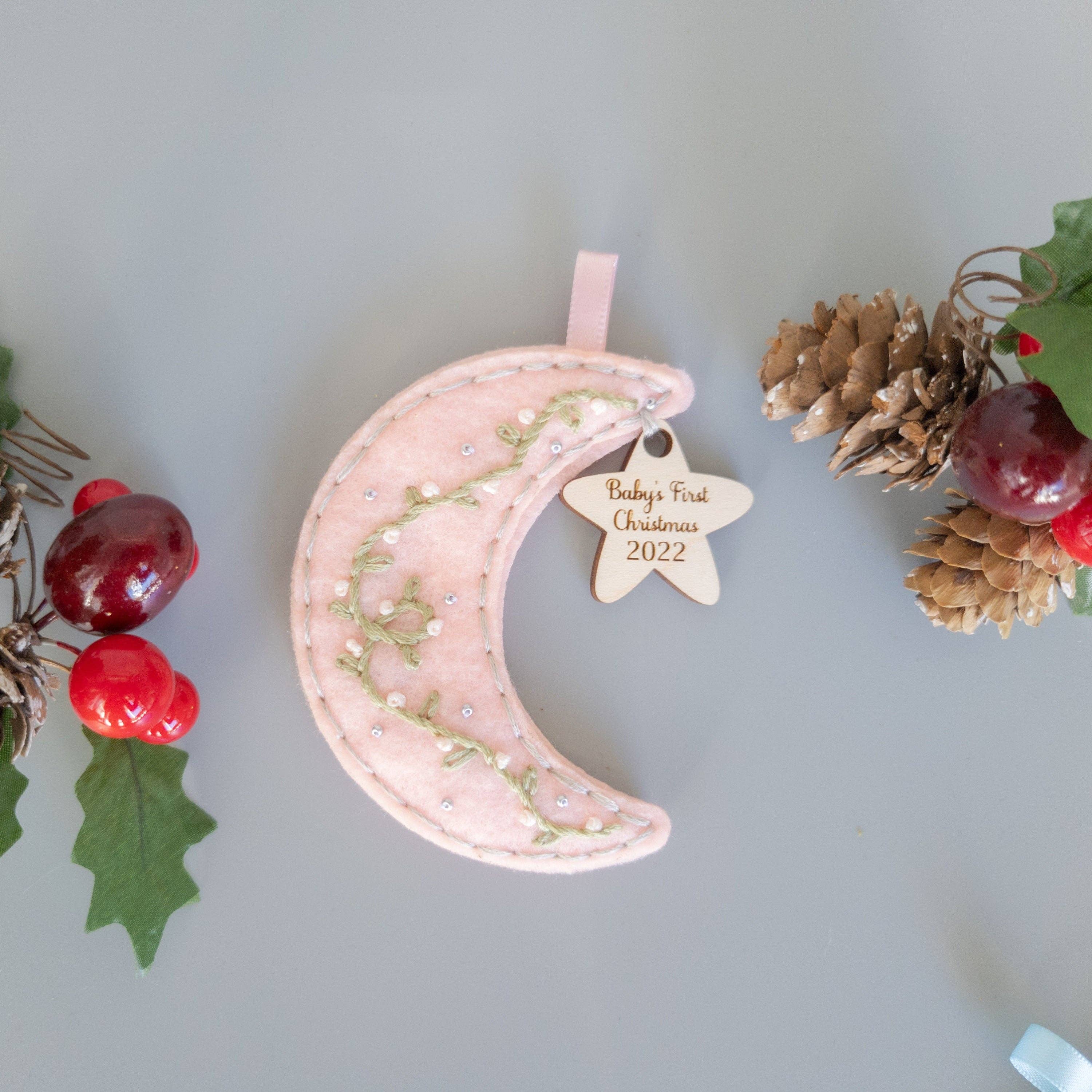 Shelfish Modern - Venta al por mayor Adornos - Adorno de Navidad bordado personalizado para bebés5