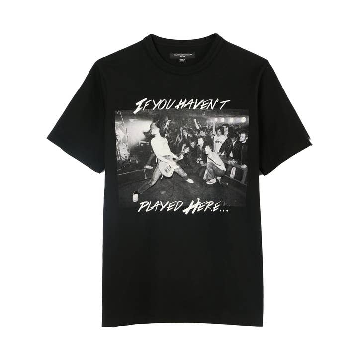 Camiseta de Manga Corta con Cuello Redondo "Play Here" en Negro de Cult para venta al por mayor de Cult of Individuality