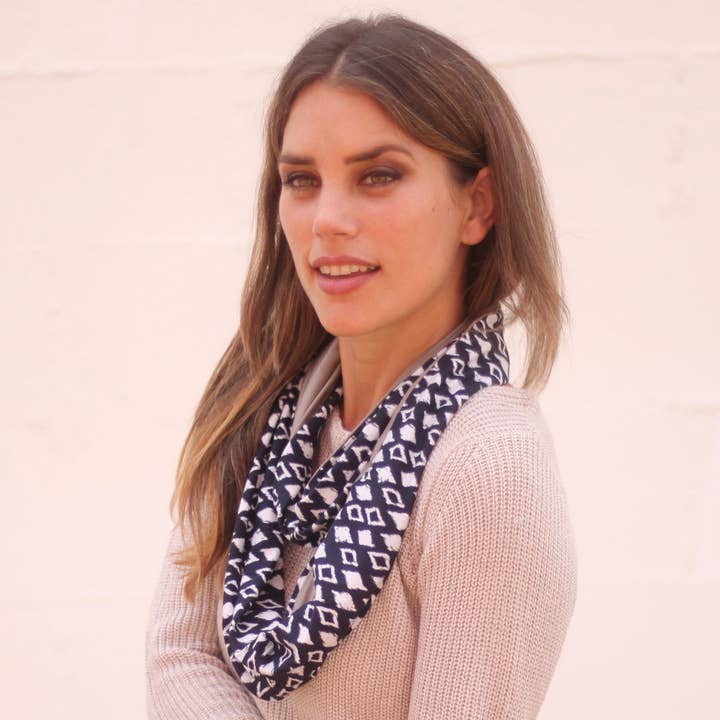 Reversible Circular Scarf · Diamond/Beige for wholesale by BRANDELIA