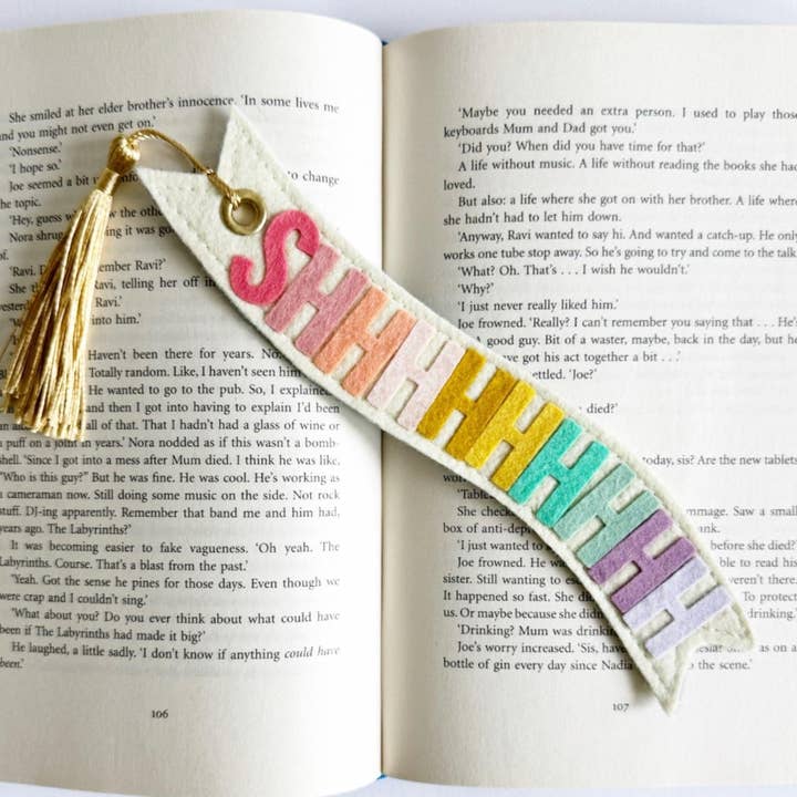 Chut… Marque-page en feutre arc-en-ciel pour la vente par Milo & Mollie