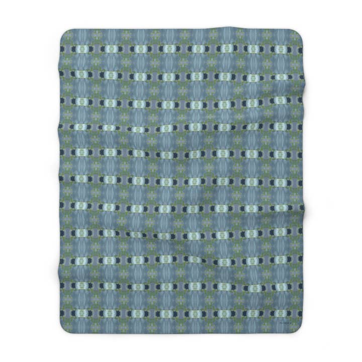 PALMER K Designs - Wholesale Throw Blanket - Sherpa Throw / Blanket: Blue Geometric (ABJ/P10)5