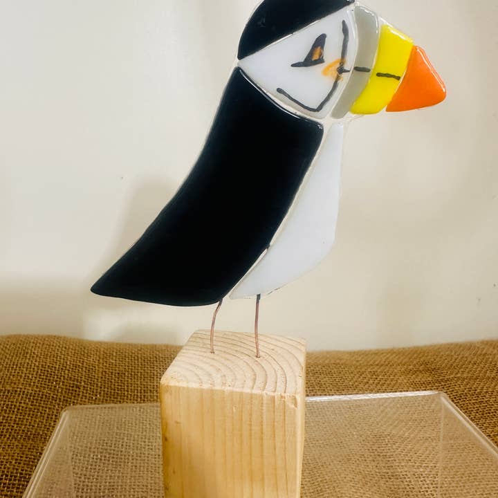 Ally Glass Studio - Wholesale Decorative Figurine - Fused Glass Chuffin the puffinÂ