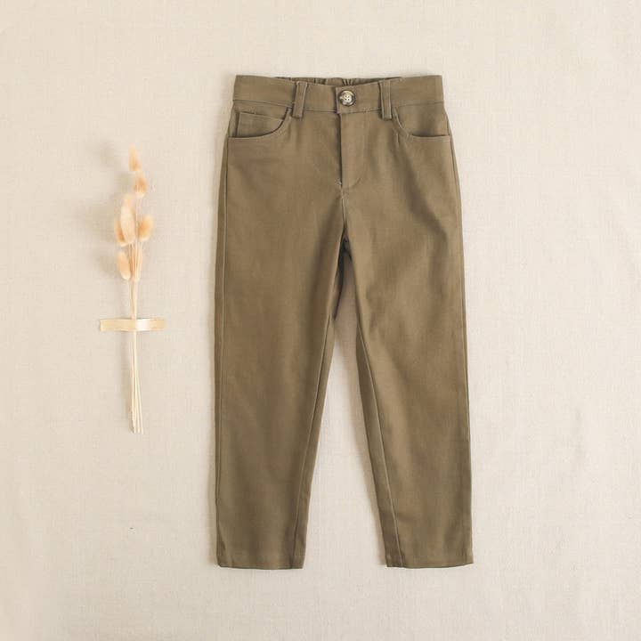 militair groen Dunne chino voor kinderen in kaki kleur voor groothandel op Faire